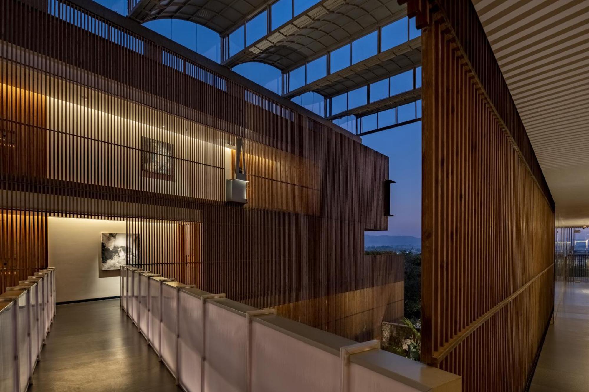 Radisson Resort And Spa Lonavala Dış mekan fotoğraf Interior of the building