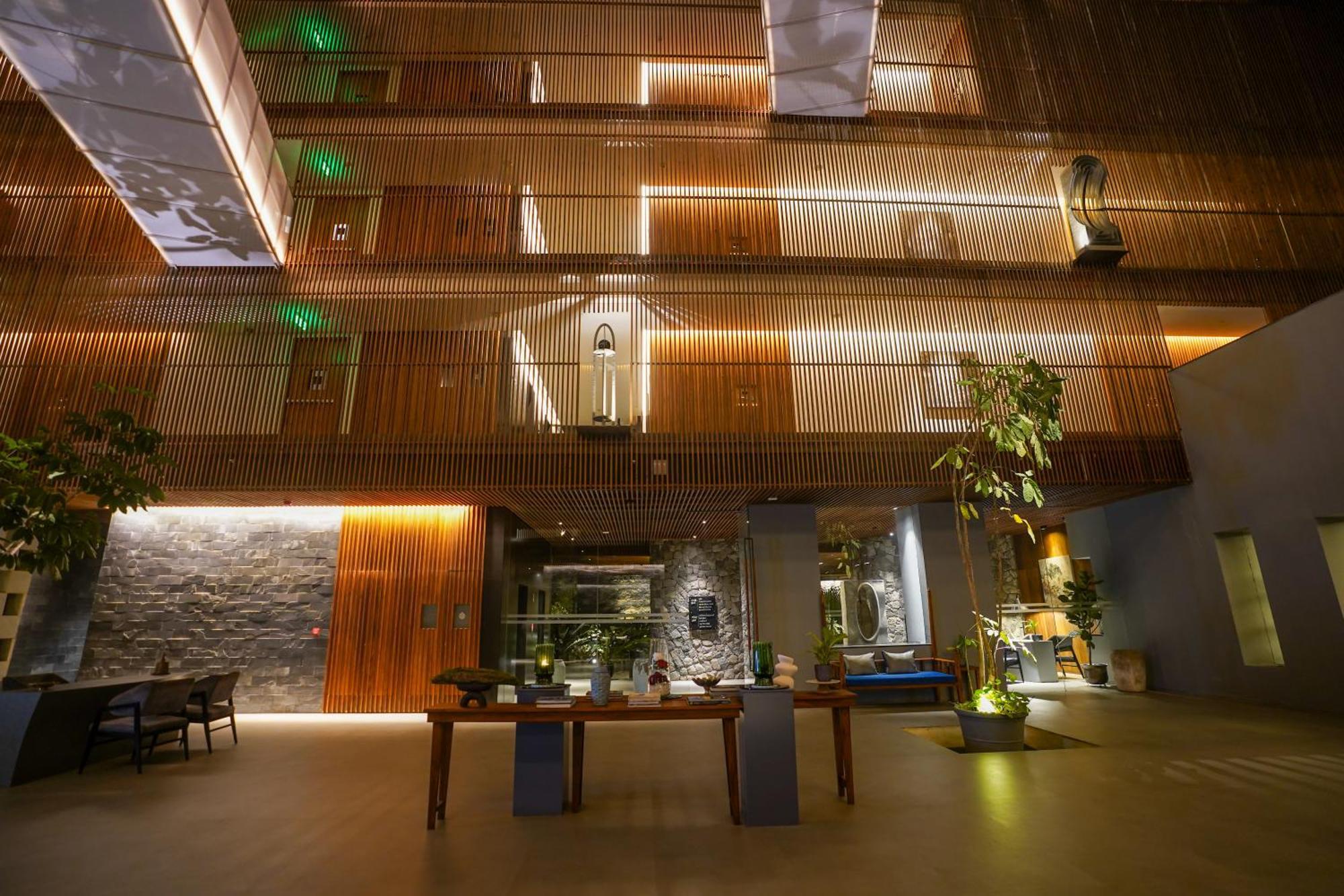 Radisson Resort And Spa Lonavala Dış mekan fotoğraf Interior of the hotel