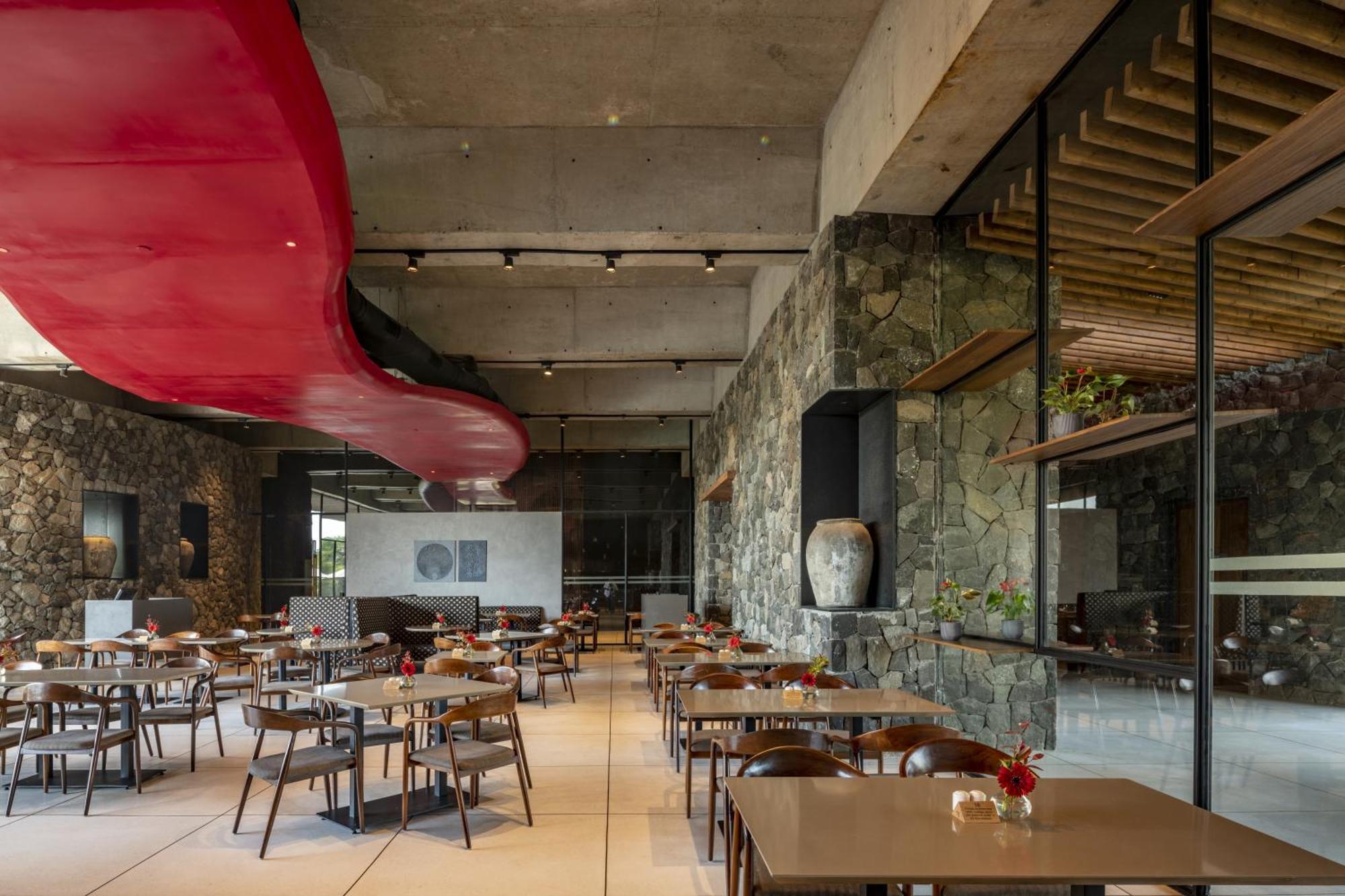 Radisson Resort And Spa Lonavala Dış mekan fotoğraf Restaurant