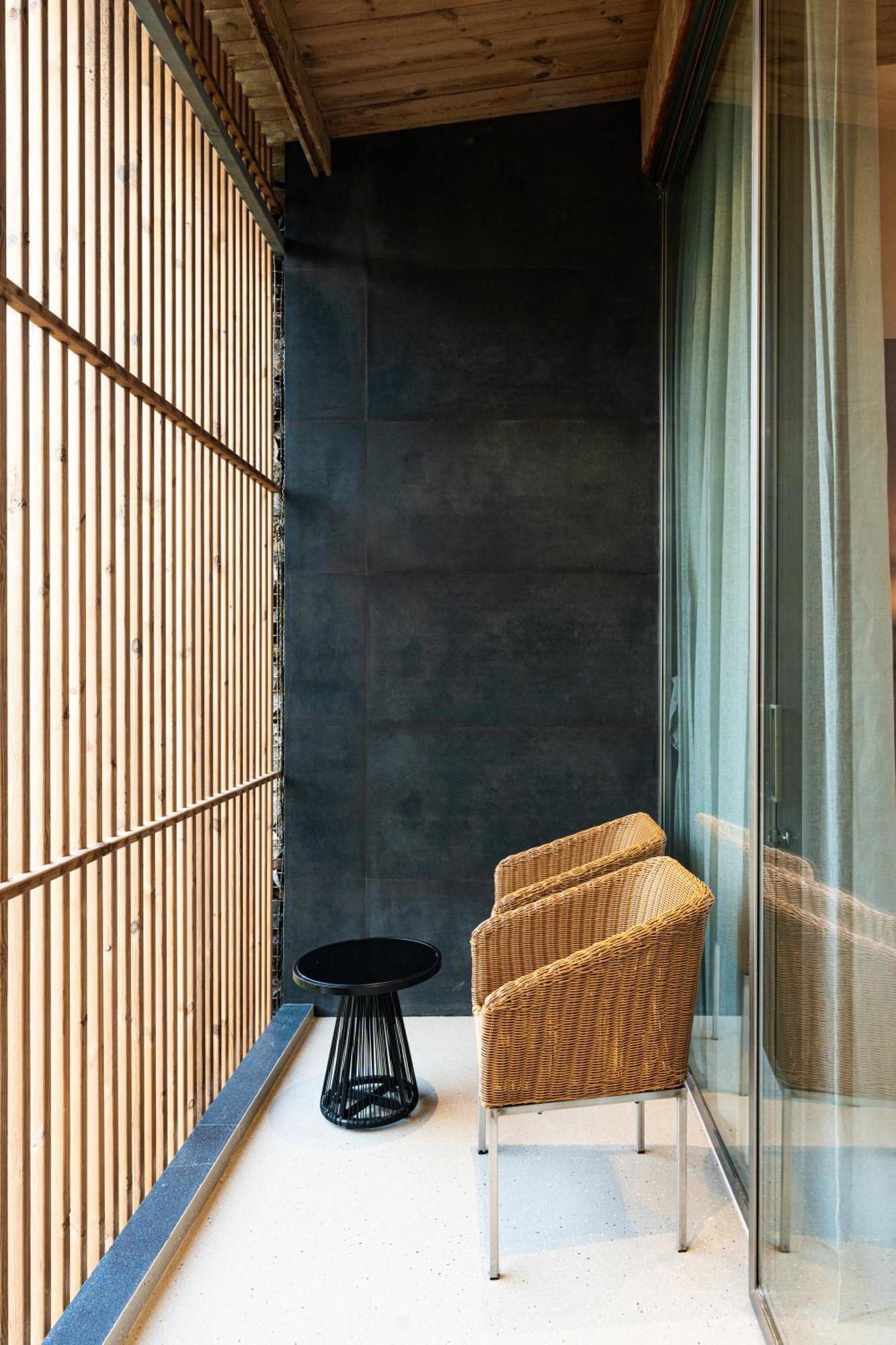 Radisson Resort And Spa Lonavala Dış mekan fotoğraf Interior of the house