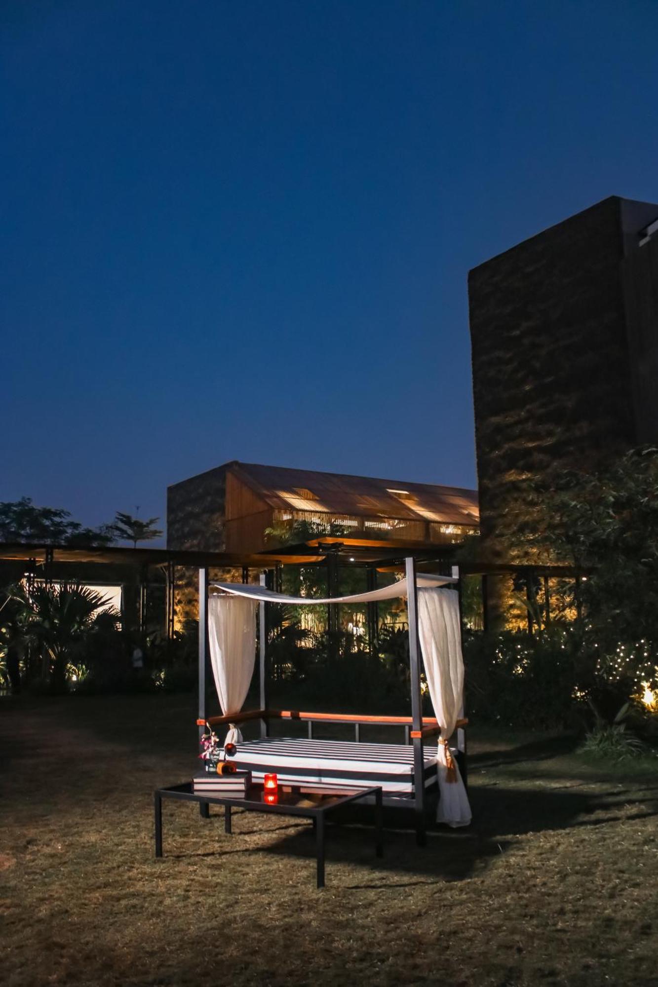 Radisson Resort And Spa Lonavala Dış mekan fotoğraf The Sukhothai